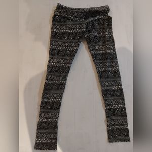 Black and white patterns tights, size L/G (10-12) Brand: George